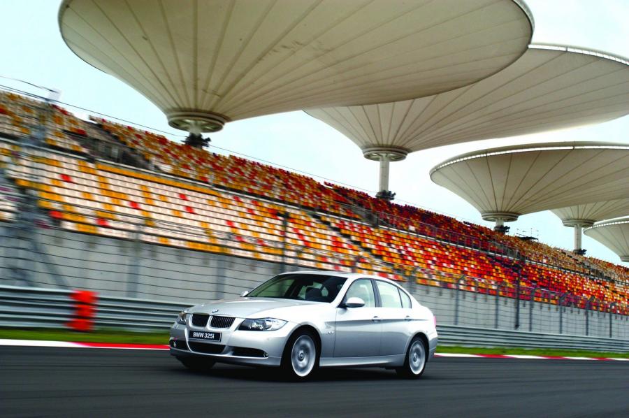  BMW 3-Series 2006 года  (фото 23 из 108)